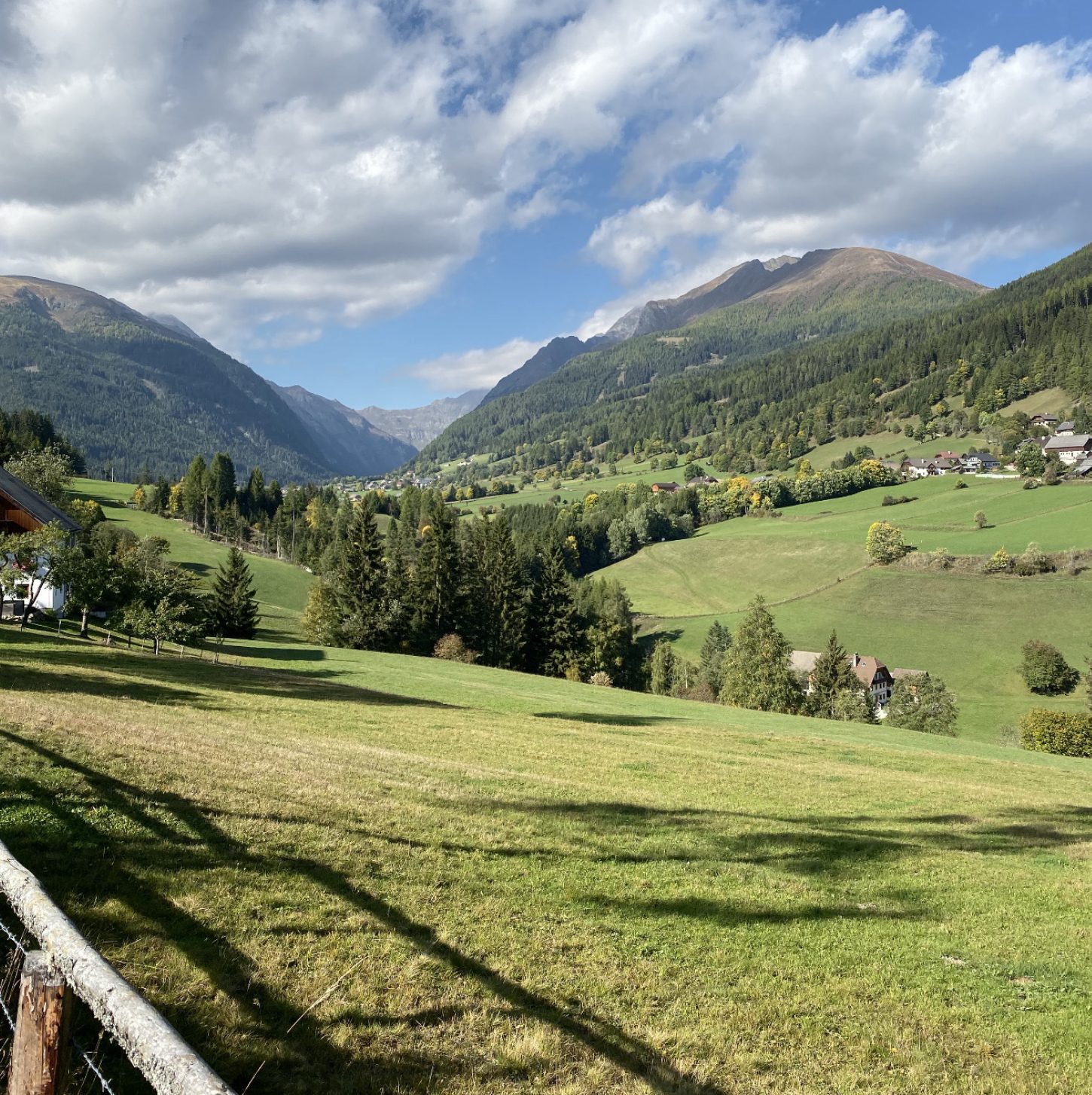 bramlhof-landschaft-neu@2x